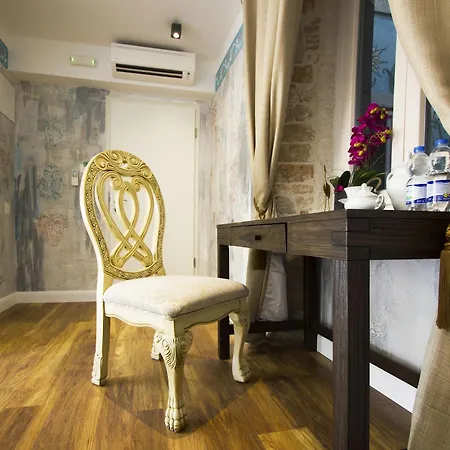 Plaza Marchi Old Town Hotel 4*