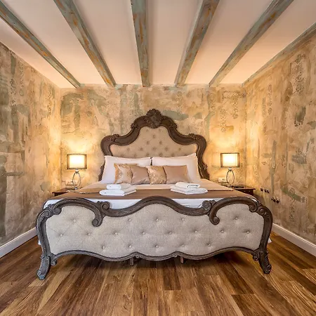 Plaza Marchi Old Town Hotel 4*