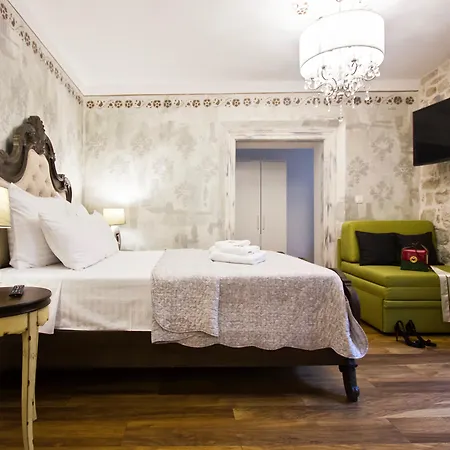 Plaza Marchi Old Town Hotel 4*