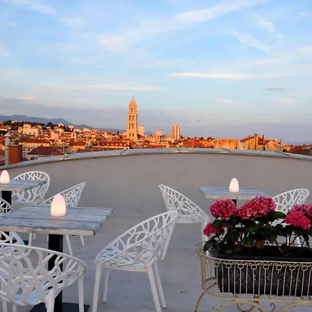 Plaza Marchi Old Town Hotel 4*