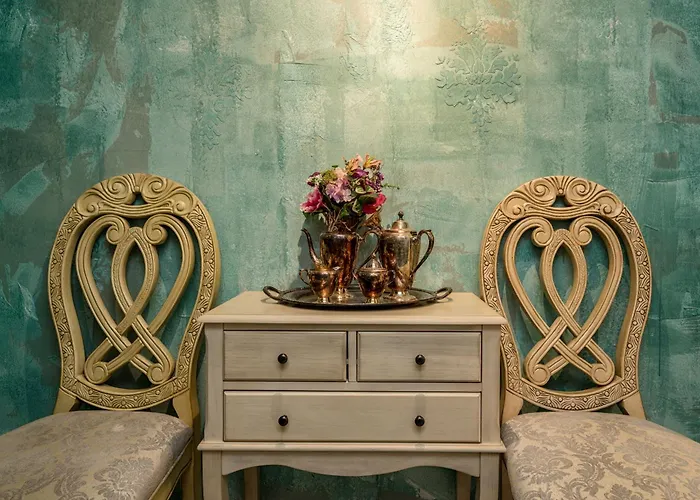 Plaza Marchi Old Town - Mag Quaint & Elegant Boutique Split