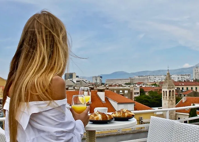 Hotel Plaza Marchi Old Town - Mag Quaint & Elegant Boutique