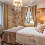 Plaza Marchi Old Town - Mag Quaint & Elegant Boutique