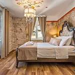 Hotel Plaza Marchi Old Town - Mag Quaint & Elegant Boutique