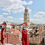 Plaza Marchi Old Town - Mag Quaint & Elegant Boutique