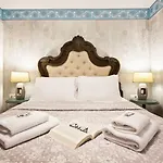 Plaza Marchi Old Town - Mag Quaint & Elegant Boutique