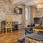 Plaza Marchi Old Town - Mag Quaint & Elegant Boutique Hotel 4*