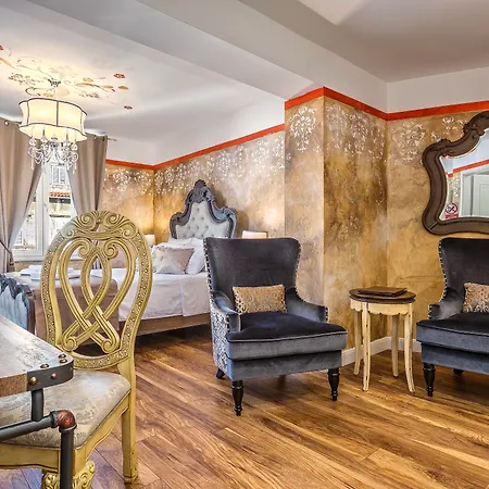 Plaza Marchi Old Town - Mag Quaint & Elegant Boutique Hotel 4*