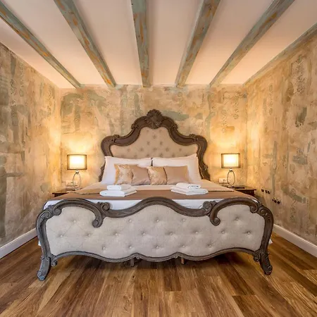 Plaza Marchi Old Town - Mag Quaint & Elegant Boutique Hotel 4*