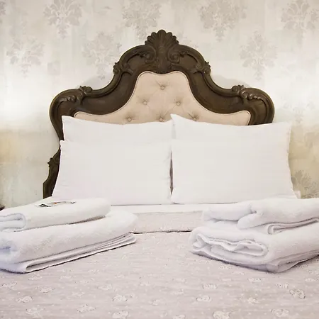 호텔 Plaza Marchi Old Town - Mag Quaint & Elegant Boutique 4*
