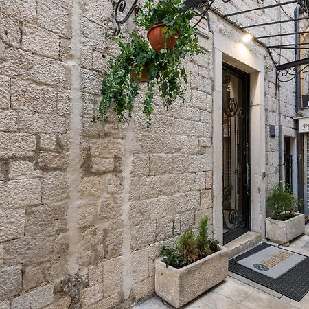 Hotel Plaza Marchi Old Town - Mag Quaint & Elegant Boutique