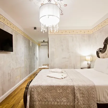 Hotel Plaza Marchi Old Town - Mag Quaint & Elegant Boutique