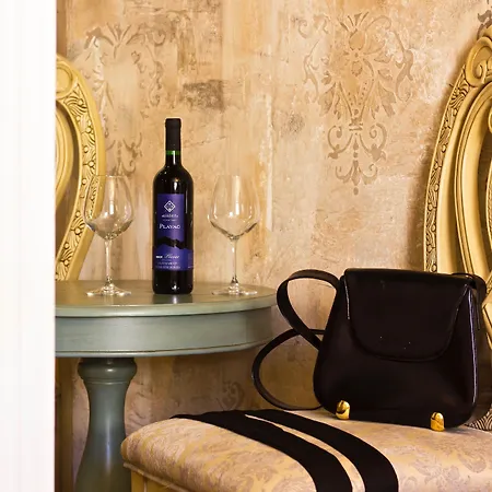 Hotel Plaza Marchi Old Town - Mag Quaint & Elegant Boutique