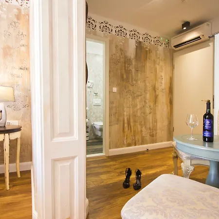 Hotel Plaza Marchi Old Town - Mag Quaint & Elegant Boutique