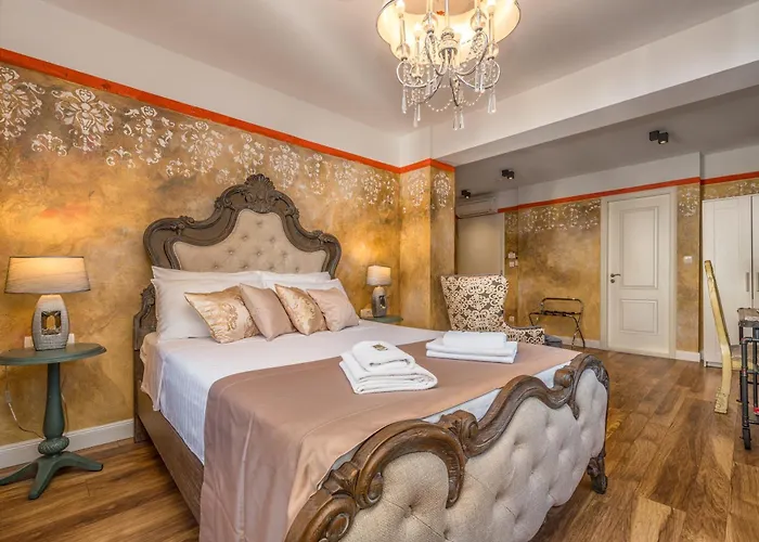 Plaza Marchi Old Town - Mag Quaint & Elegant Boutique Отель 4*