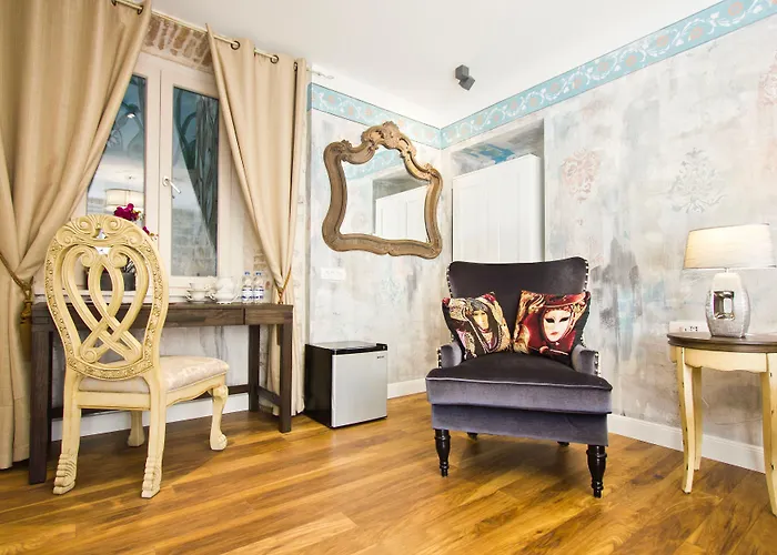 Plaza Marchi Old Town - Mag Quaint & Elegant Boutique Отель 4*