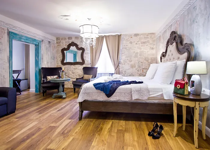 Отель Plaza Marchi Old Town - Mag Quaint & Elegant Boutique