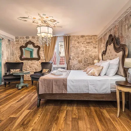 Plaza Marchi Old Town - Mag Quaint & Elegant Boutique 4* سبليت